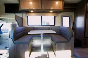 Winnebago 2022 Minnie Winnie 31H Classe C
