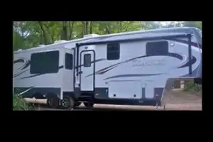 Robert's Komfort 2015 38ft 3230FRK 5th Wheel
