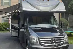 Dustin's Thor Motor Coach Jayco Melbourne 24M Class B