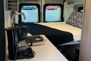 Winnebago Solis - The Happy Glamper! (4 seatbelts, sleeps 4) - Santa Ana queen