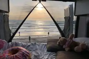 Winnebago Solis - The Happy Glamper! (4 seatbelts, sleeps 4) - Santa Ana queen