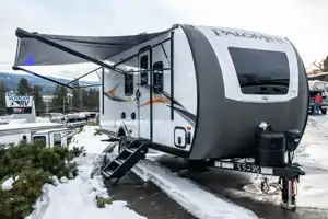 New, Light Weight, Family-Friendly trailer (no cleaning fees!)