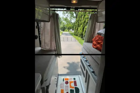 Rize & Shine - Pet Friendly, Easy to Drive, Adventure-Ready!