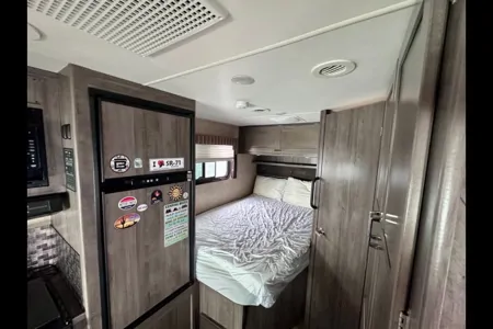 Kenneth 's Winnebago Minnie Winnie 22r Class C