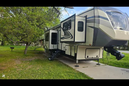 Luxury RV - Perfect for Events & Family Trips | Deliverable