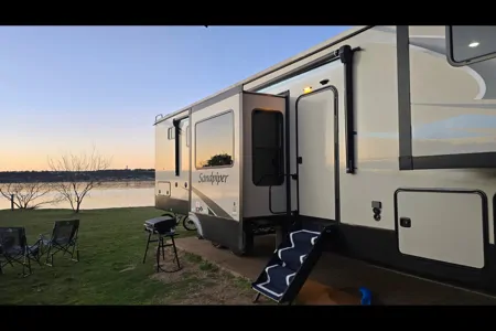 Luxury RV - Perfect for Events & Family Trips | Deliverable
