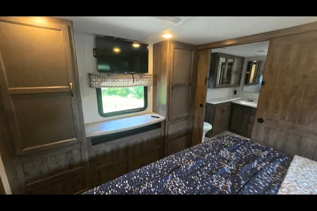 Luxury RV - Perfect for Events & Family Trips | Deliverable