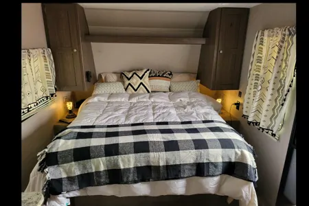 BOHEMIAN BEAUTY KEYSTONE HIDEOUT