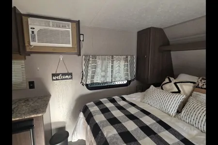 BOHEMIAN BEAUTY KEYSTONE HIDEOUT