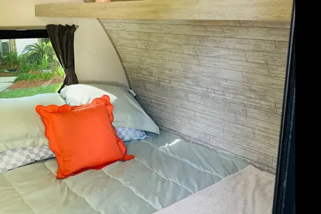 New Coachmen Catalina Summit 7