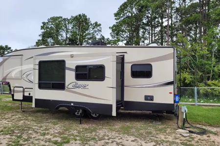 Family Creekside RV Cottage-15 Min from Beach