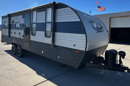 Grey 22-RR Grey Wolf Toy Hauler rear drop patio with gate