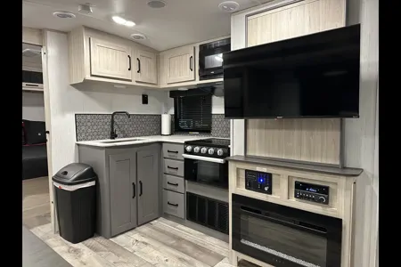 Diamond W Rentals