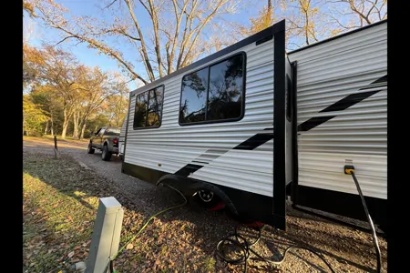 East to West Della Terra BH271 Travel Trailer