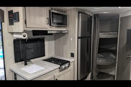 Chris's Forest River Aurora 18BHS Travel Trailer
