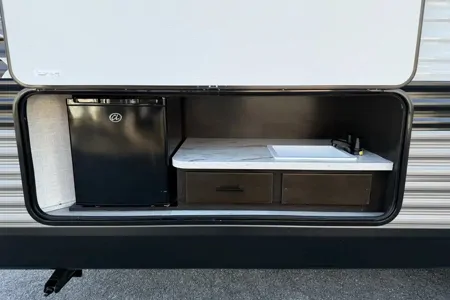 Big Boy Toys & RV Rentals Jayco Jay Flight 284 BHS Travel Trailer