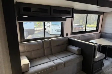 Big Boy Toys & RV Rentals Jayco Jay Flight 284 BHS Travel Trailer