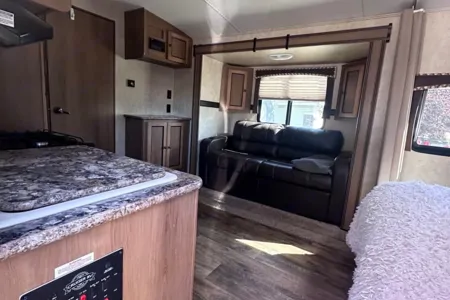 2016 Shadow Cruiser 22ft - Your Perfect Lightweight Trailer!