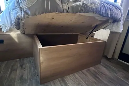 2016 Shadow Cruiser 22ft - Your Perfect Lightweight Trailer!