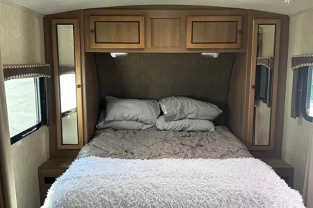 2016 Shadow Cruiser 22ft - Your Perfect Lightweight Trailer!