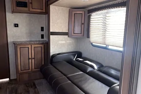 2016 Shadow Cruiser 22ft - Your Perfect Lightweight Trailer!