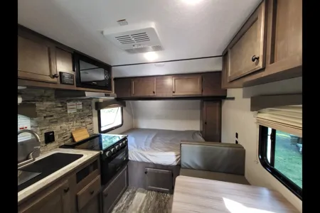 Sunset Park RV Sun Lite 16BH