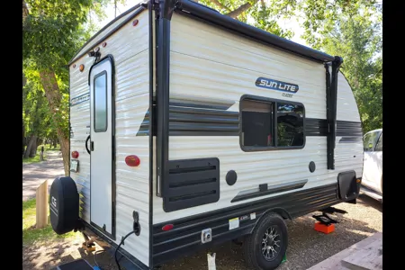 Sunset Park RV Sun Lite 16BH