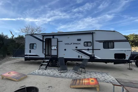 Wolf Pack Party Patio Bunkhouse