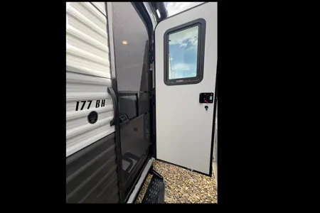 Family Fun - Starcraft Autumn Ridge 177BH Travel Trailer