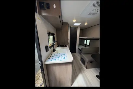Family Fun - Starcraft Autumn Ridge 177BH Travel Trailer