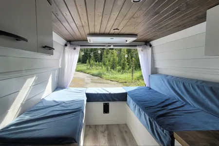 Cozy custom crafted van with Shower, Toilet, Heat, Solar and more!