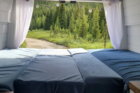 Cozy custom crafted van with Shower, Toilet, Heat, Solar and more!
