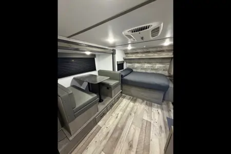 Adventure Bunkhouse w/ Slide Out-Easy Tow Camper Sleeps 5