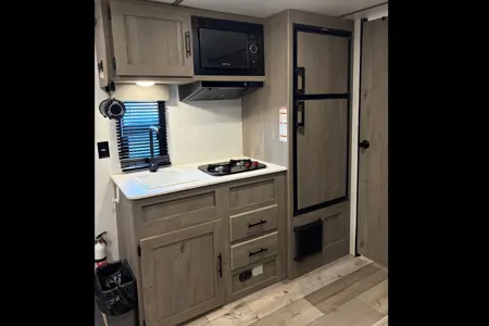 Adventure Bunkhouse w/ Slide Out-Easy Tow Camper Sleeps 5