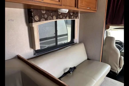 Scott's Winnebago Minnie Winnie Class C