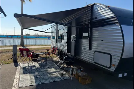 Eleydis's East to West Silver lakes Travel Trailer