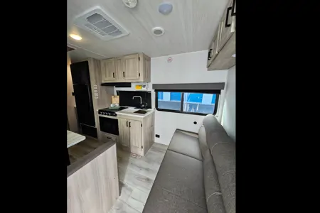 Eleydis's East to West Silver lakes Travel Trailer