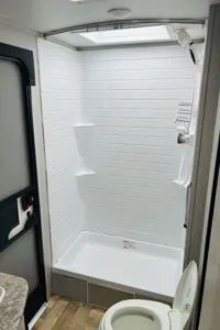 Forest River Shasta Oasis 26DB Travel Trailer
