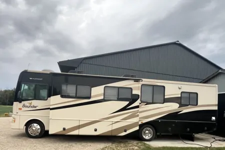 Corey's Fleetwood 36 Class A