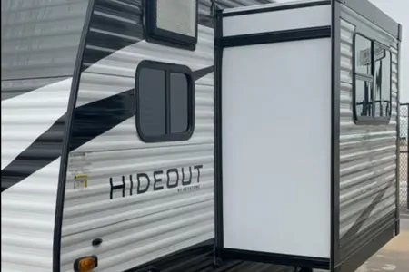 T-S's Keystone 17b Travel Trailer