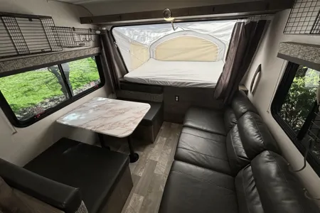 ✨ STRESS-FREE GETAWAY ✨ | We Deliver & Set Up! | Sleeps 6 | Modern Hybrid