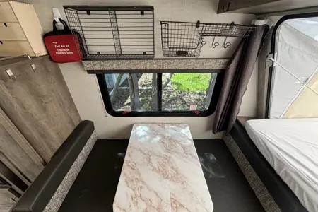 ✨ STRESS-FREE GETAWAY ✨ | We Deliver & Set Up! | Sleeps 6 | Modern Hybrid