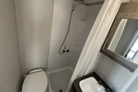 ✨ STRESS-FREE GETAWAY ✨ | We Deliver & Set Up! | Sleeps 6 | Modern Hybrid