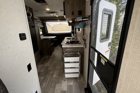 ✨ STRESS-FREE GETAWAY ✨ | We Deliver & Set Up! | Sleeps 6 | Modern Hybrid