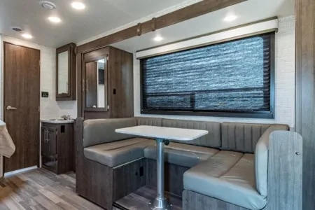James and Desiree's Family Friendly Home on Wheels