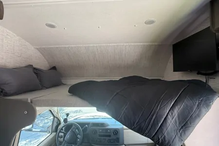 James and Desiree's Family Friendly Home on Wheels
