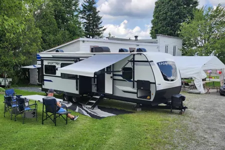 susie Venture RV Sportrek 32VIK Roulotte