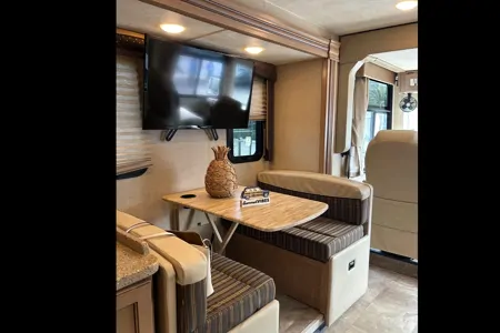 J&FW’s Thor Motor Coach 34J Windsport Class A