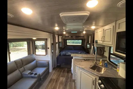 Scott's Keystone Cougar 22RBS Travel Trailer