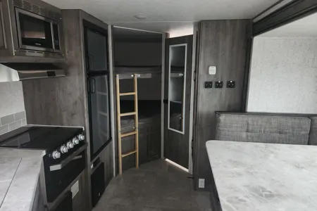 Daniel Coachmen Apex Roulotte